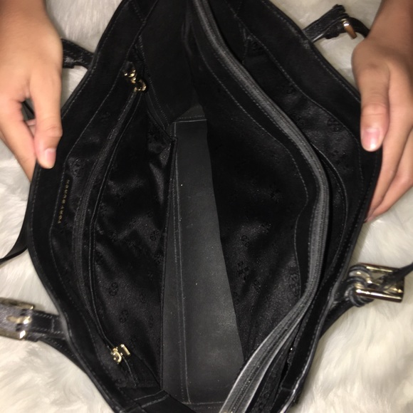 Tory Burch York Buckle Tote Large - Price is Firm - Picture 3 of 8